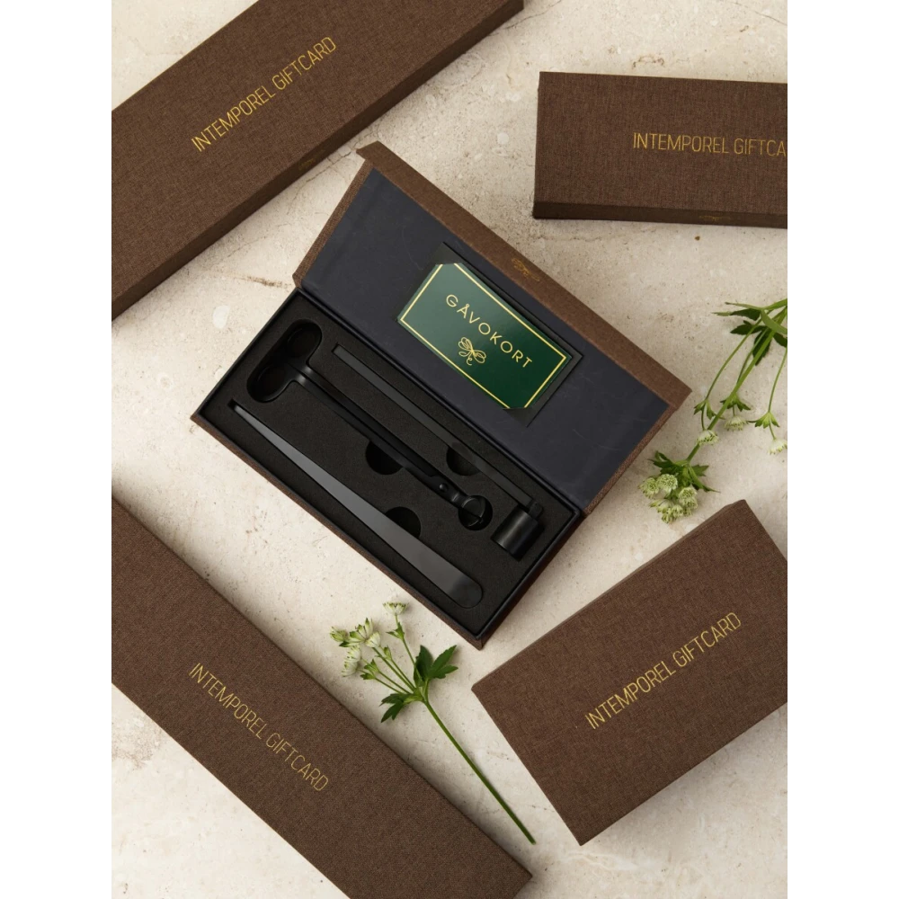 Intemporel Gåvokort + Candle Care Kit (bonusgåva)